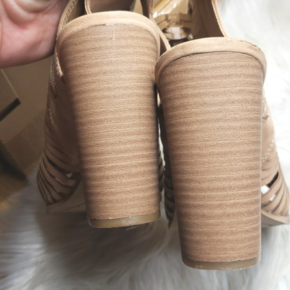 DV Dolce Vita Alyson Ankle Booties Heels Peep Toe Tan 10 - Picture 14 of 14